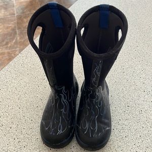 Boys Bogs size 12 winter boots
